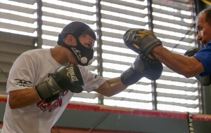 1 abril 2015 Rocky Martinez and McWilliams Arroyo train for April 11  (17)