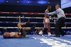 Mike Reed - knockdown vs Antonio Canas (Mikey Williams, TopRank)
